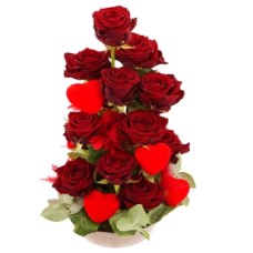 Tower of red roses! + hearts and feathers
